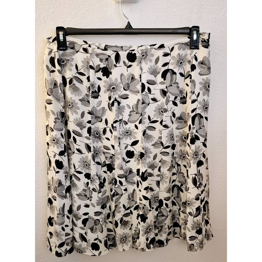 Jones New York 100% Silk Grey Floral Flowy Knee Length Skirt size 18 EUC
